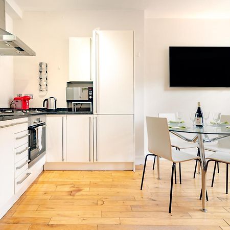 Spacious Apartment With A Balcony In Prime Location In Farringdon London Eksteriør bilde
